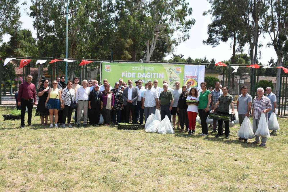 Tarsus Belediyesi, çiftçilere 2 milyon yazlık fide dağıttı
