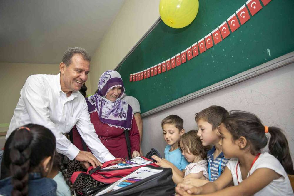 Mersin Büyükşehir Belediyesi 18 bin okul çantası dağıtacak