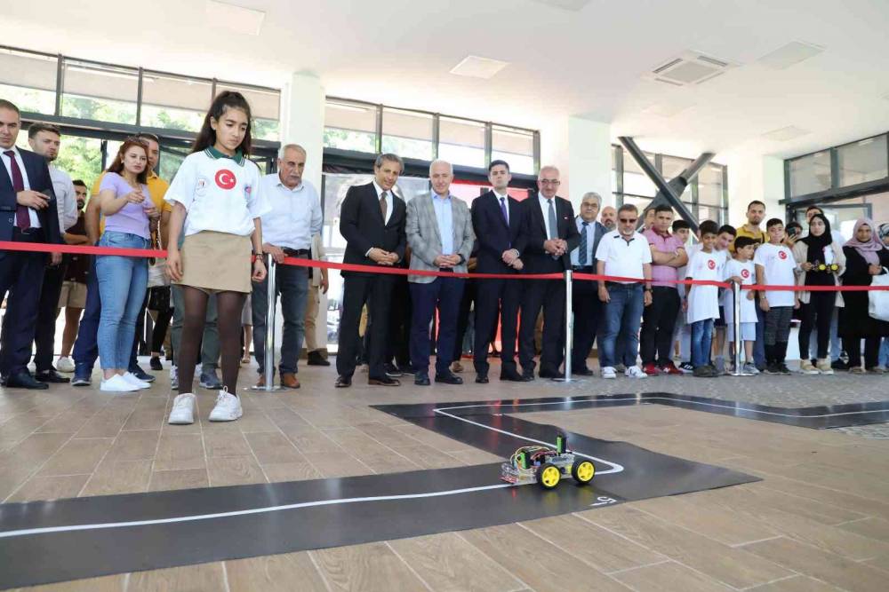 Akdeniz Belediyesinden Bilim Şenliği ve Robot Yarışması
