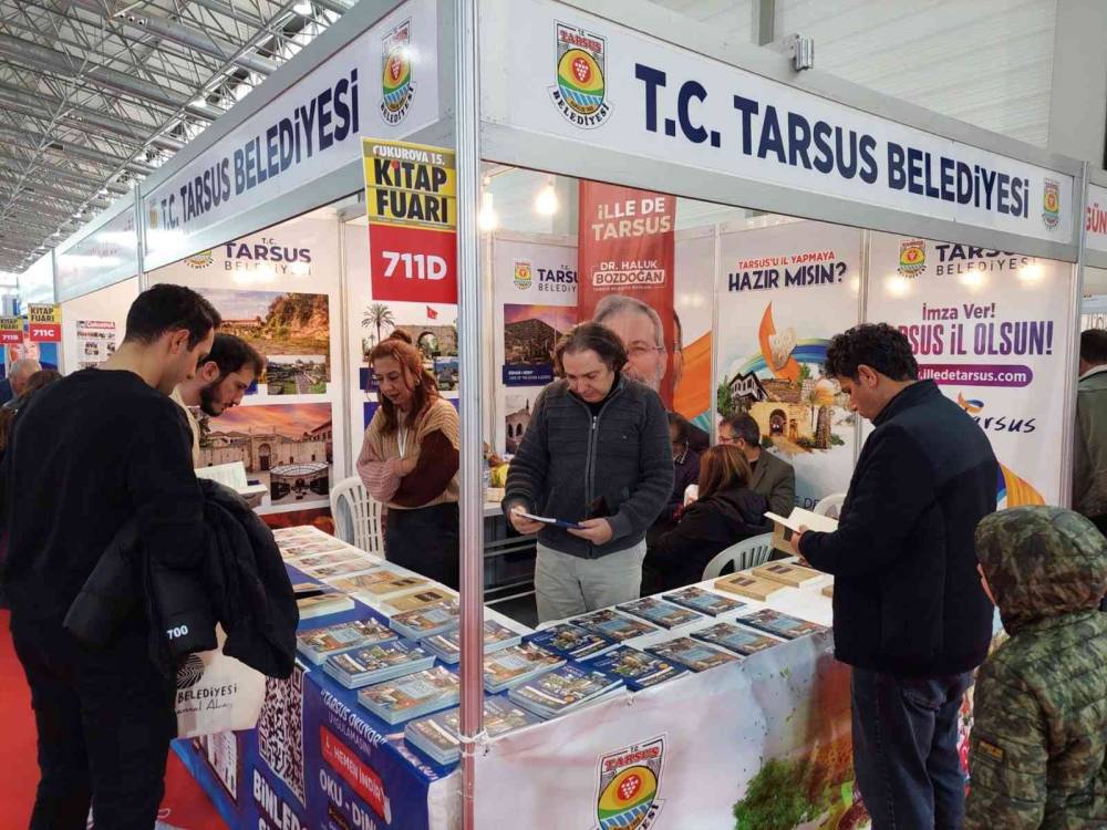 Tarsus Belediyesi standı, Çukurova Kitap Fuarında yoğun ilgi görüyor
