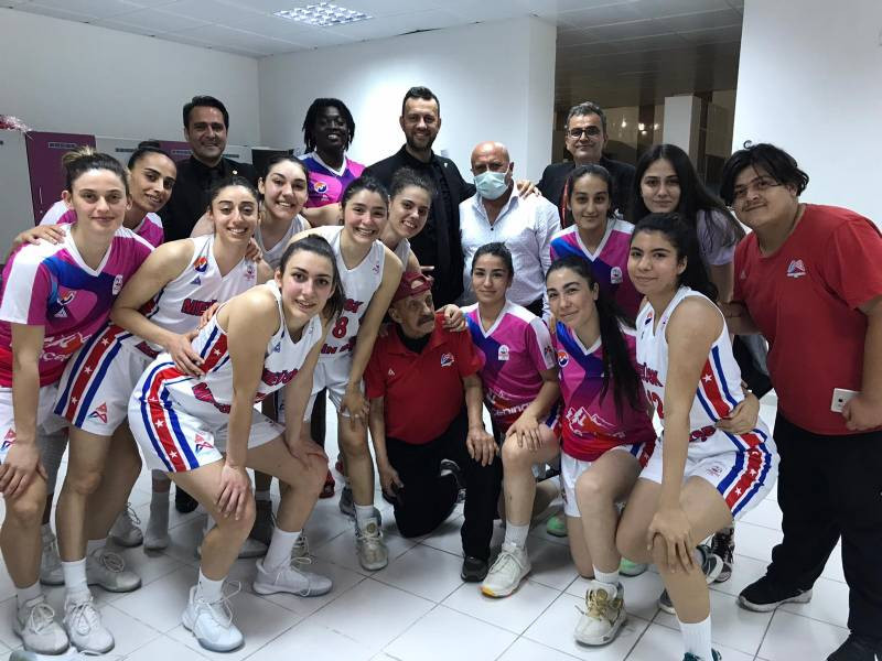 Mersin Büyükşehir Kadın Basketbol Takımı Play Off a Kaldı