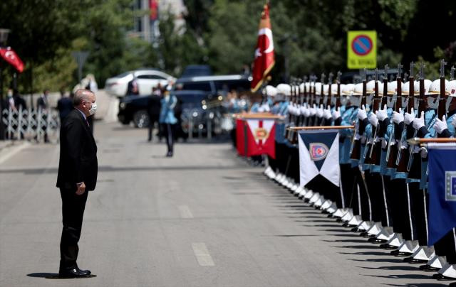 Erdoğan dan 15 Temmuzu önemsizleştirmeye çalışanlara sert tepki verdi