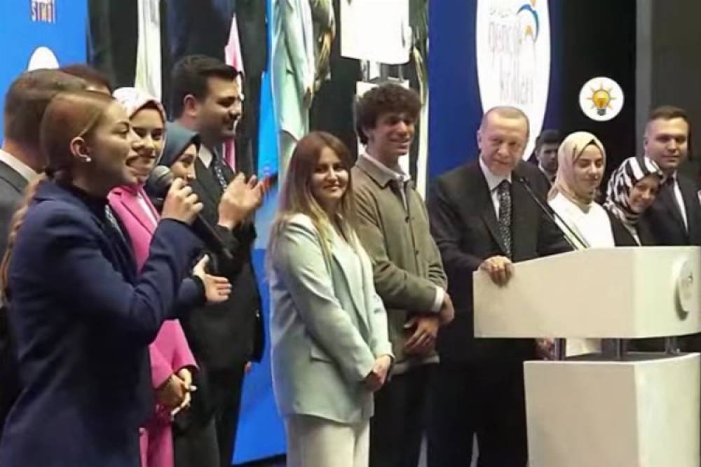 Cumhurbaşkanı Erdoğan Ankara'da gençlerle buluştu
