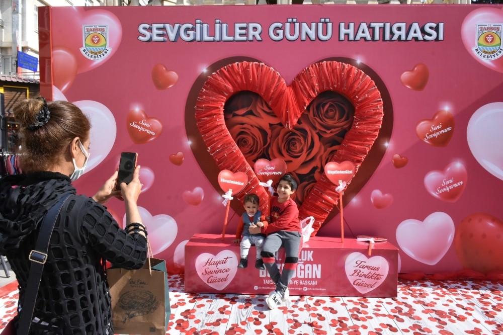 Tarsus’da Sevgililer Günü’ne özel bir fotoğraf platformu hazırlandı