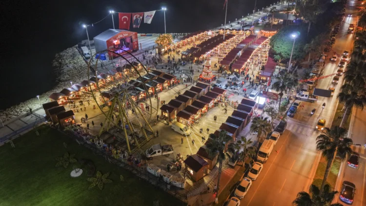 Mersin Yılbaşı Pazarı Yeni Yıl Coşkusunu Kente Taşıdı