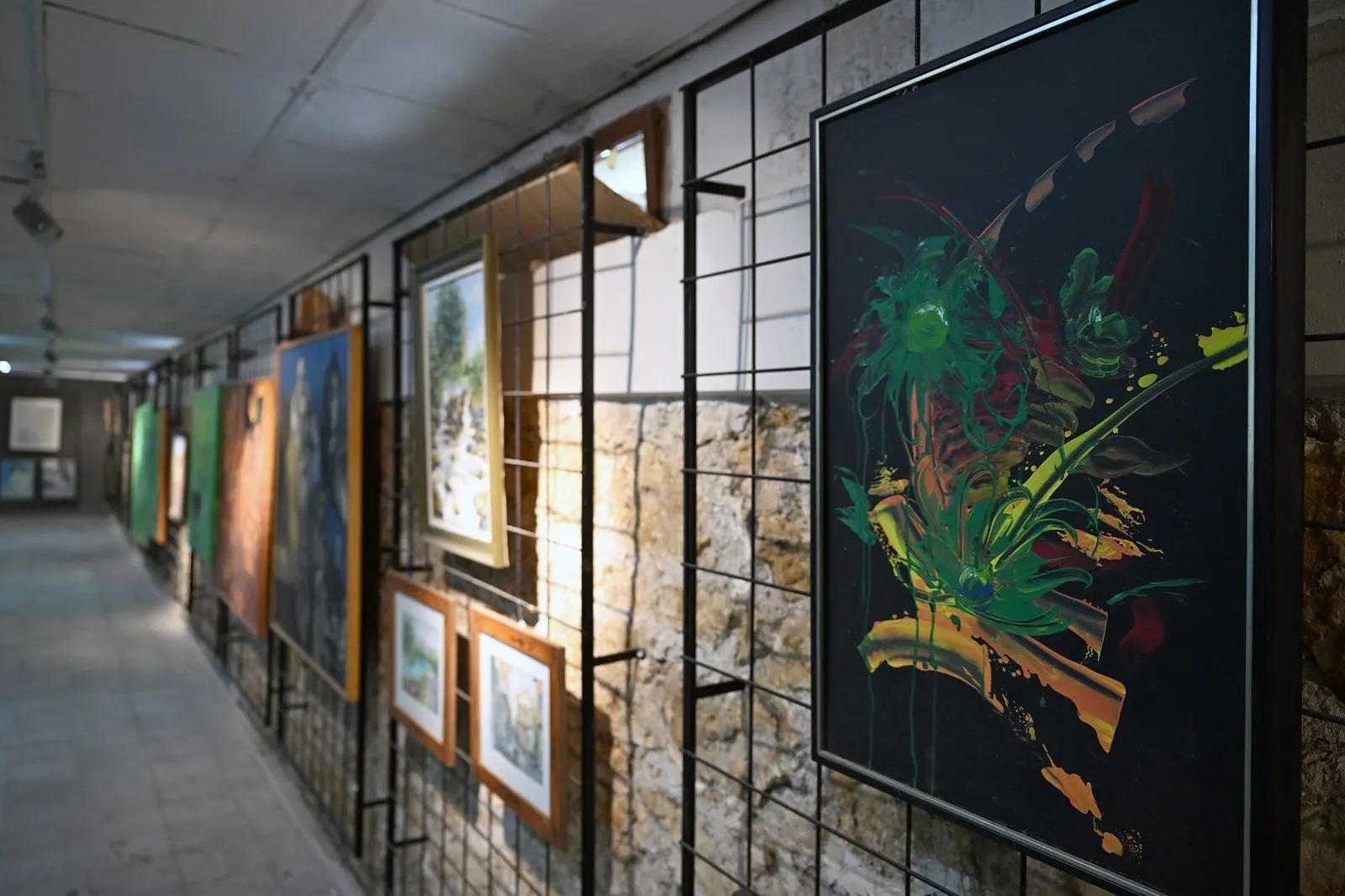 Mersin Büyükşehir Tarsus Esnaf Vitrinlerini Sanat Galerisine Dönüştürdü